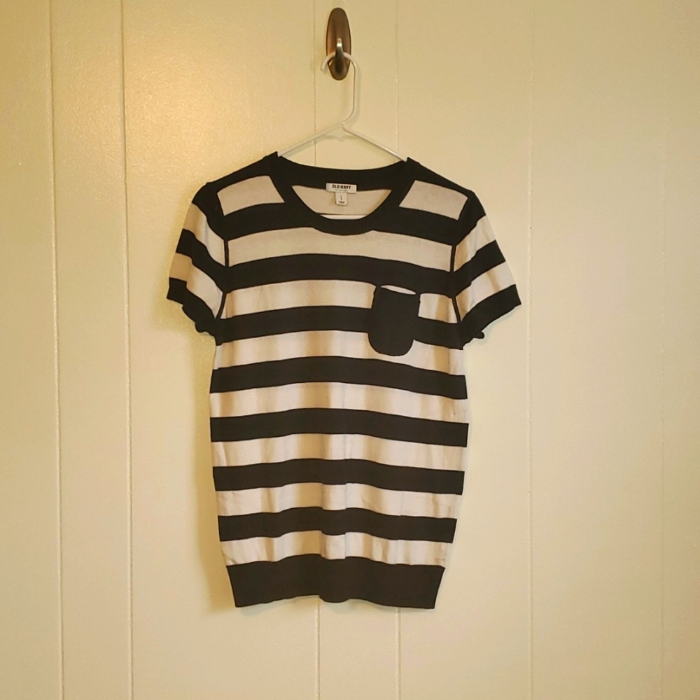 OLD NAVY LG SHORT SLEEVE SWEATER